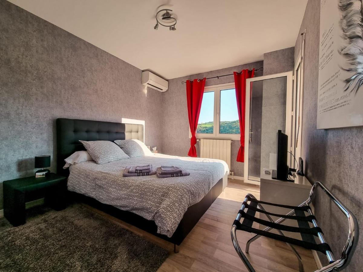 Wine Passion Panoramic Hotel Chavanay Kültér fotó